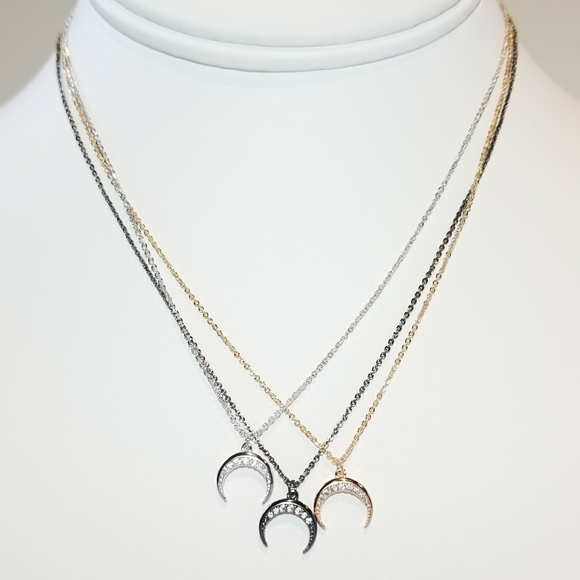 💖 New in Gift Box 🎁 Crescent Moon Necklace - Picture 6 of 7
